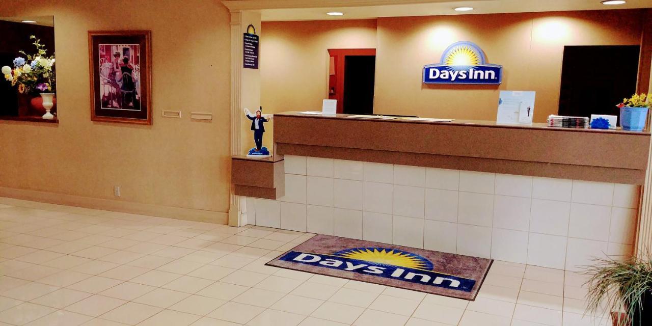 Days Inn By Wyndham Sidney Oh Exterior foto