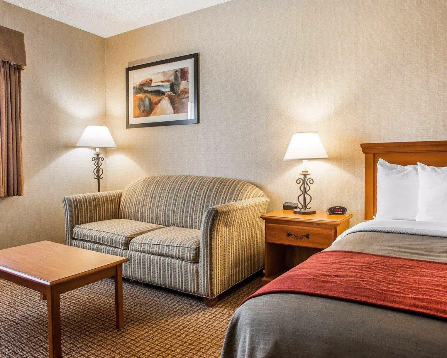 Days Inn By Wyndham Sidney Oh Exterior foto